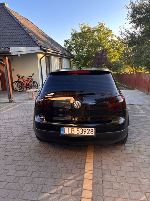 Tanie zadbane auto  Golf 5 1.9