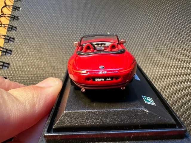 MIniatura BMW Z8 Roadster - 1/72