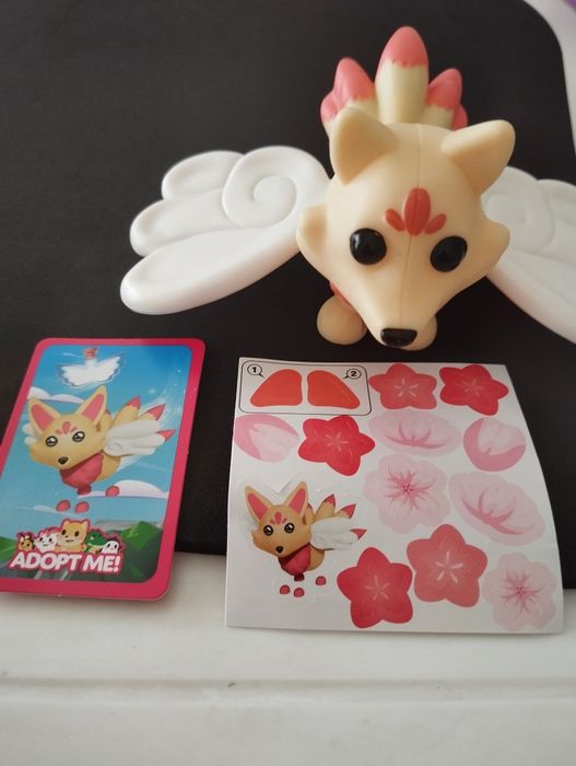 Figurino "adopt me!"