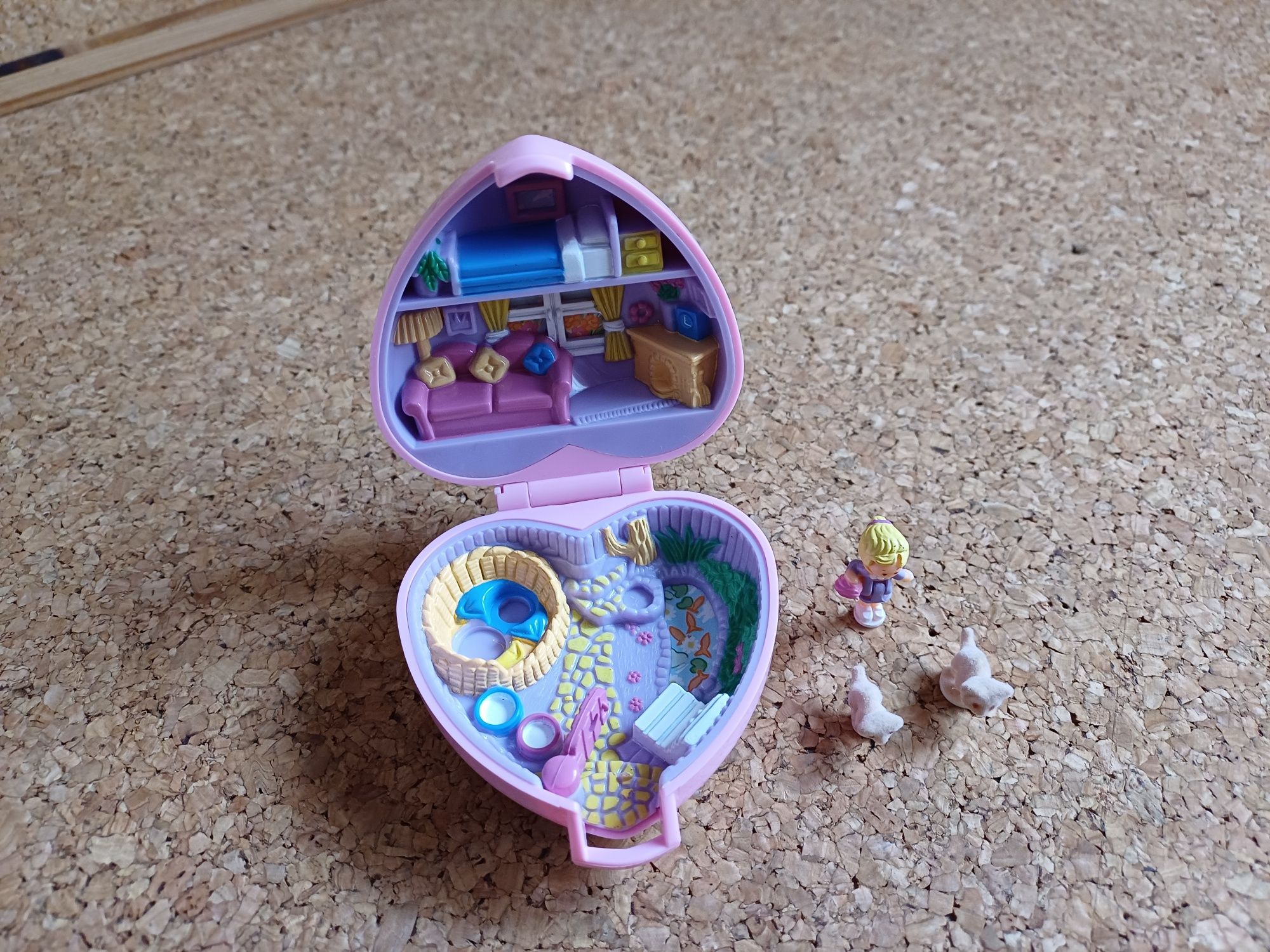 Polly pocket Vintage, coração rosa, anos 90.
Original e completo.