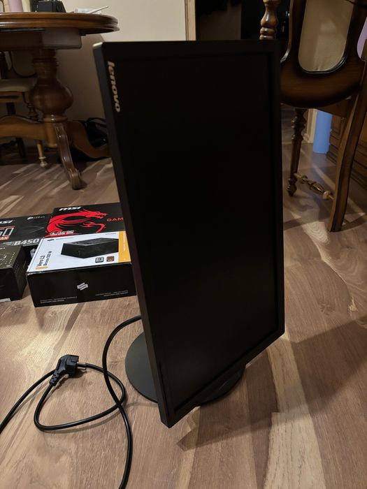 Zestaw gamingowy komputer Ryzen 5 3600 / 16 GB RAM / MSI Radeon 4 GB