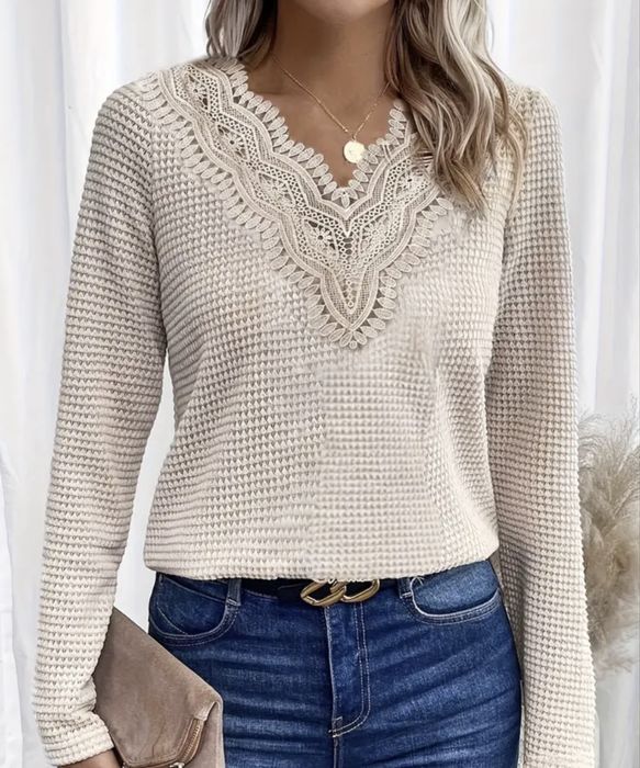 Жіночі светри, блузки