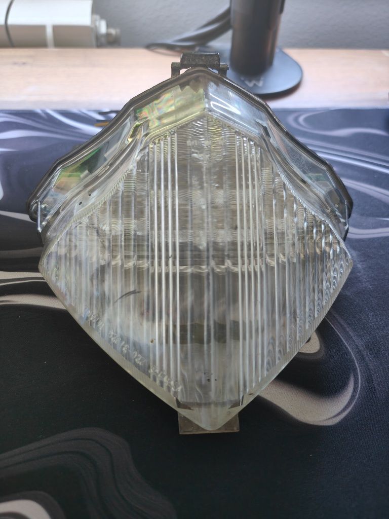 Farol traseiro original Yamaha YZF R1