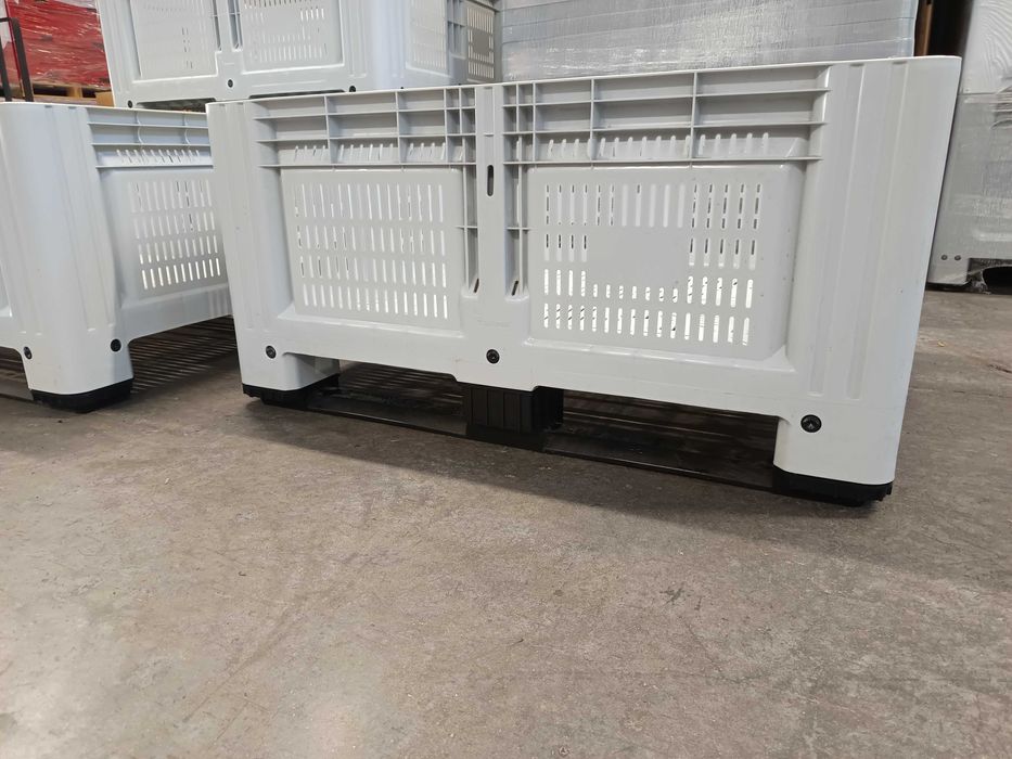 Caixa palete ventilada 1200x1000x580mm 2 travessas de apoio