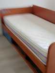 Cama juvenil de solteiro