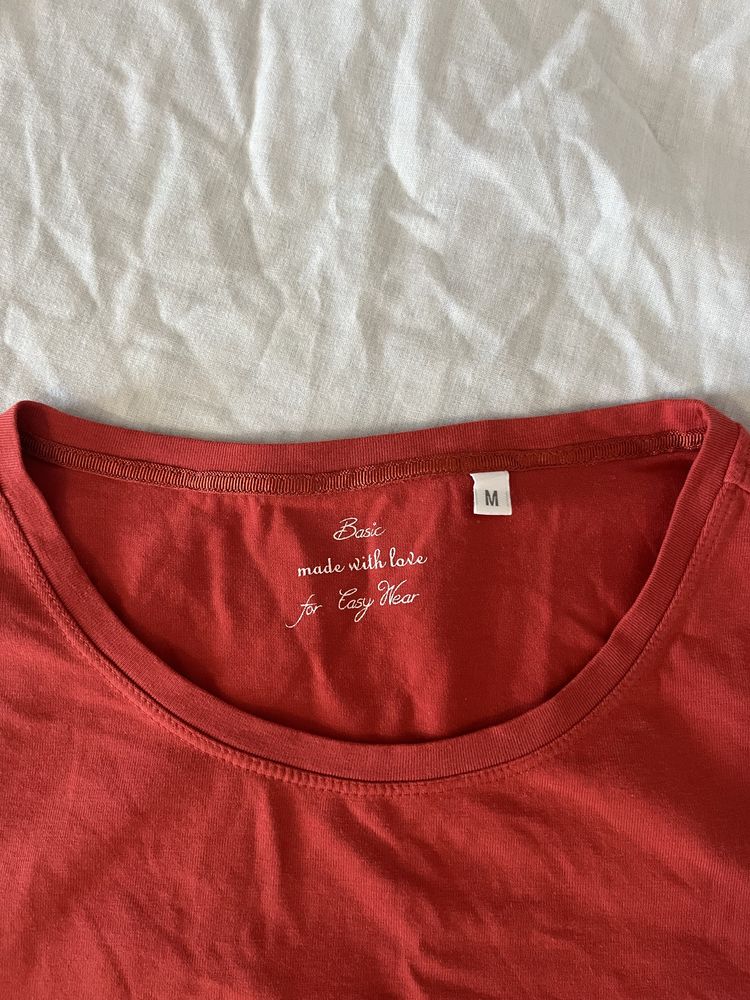 T-shirt vermelha básica | Tamanho M | El Corte Inglés