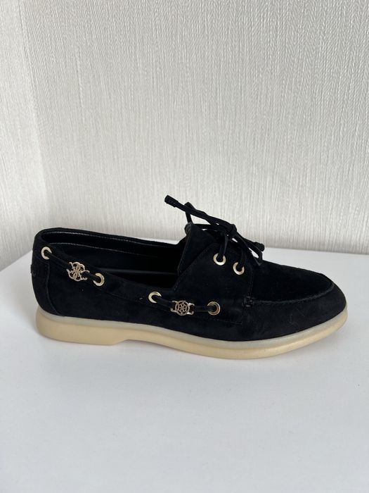 Продам лофери Guess.