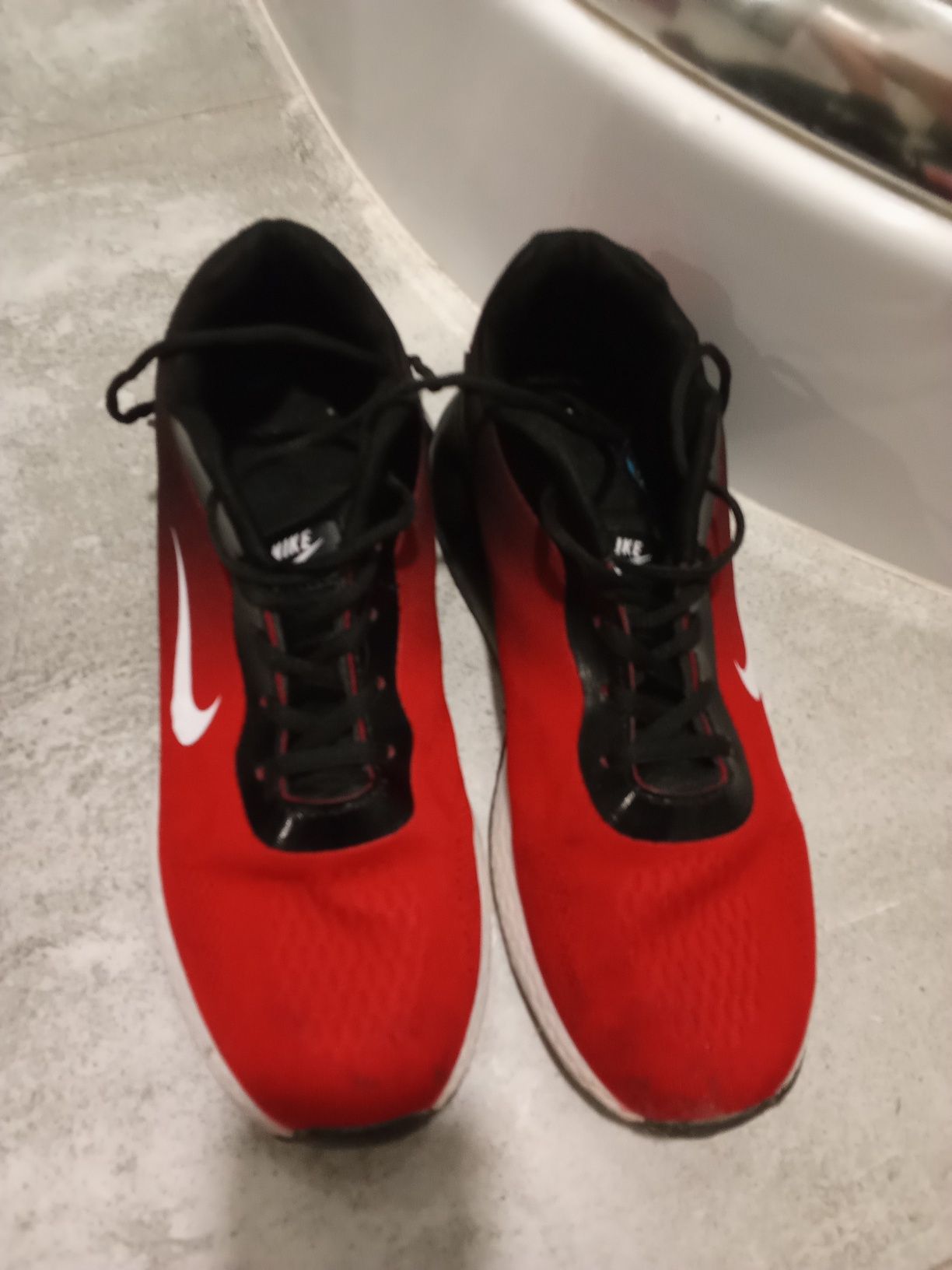 Nowe buty Nike 44 letnie