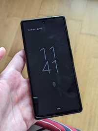 Pixel 6a black - 8/10 - все працює, без вигорань.