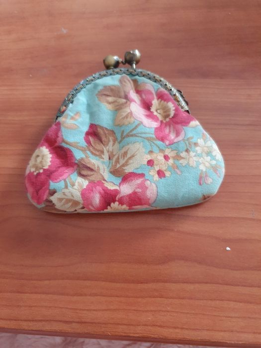 Carteiras da Parfois e Mango