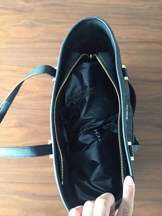 Carteira DKNY em Bom Estado