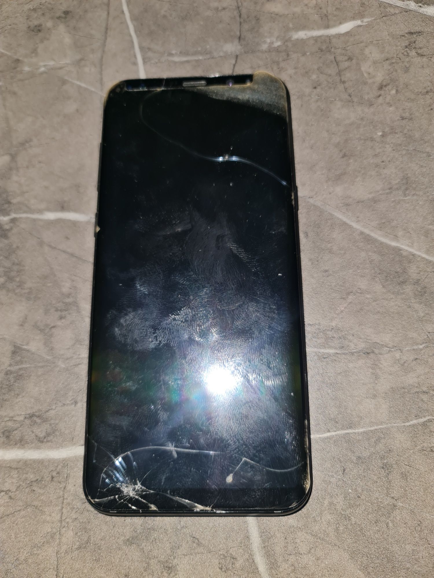 Samsung S8+ uszkodzony