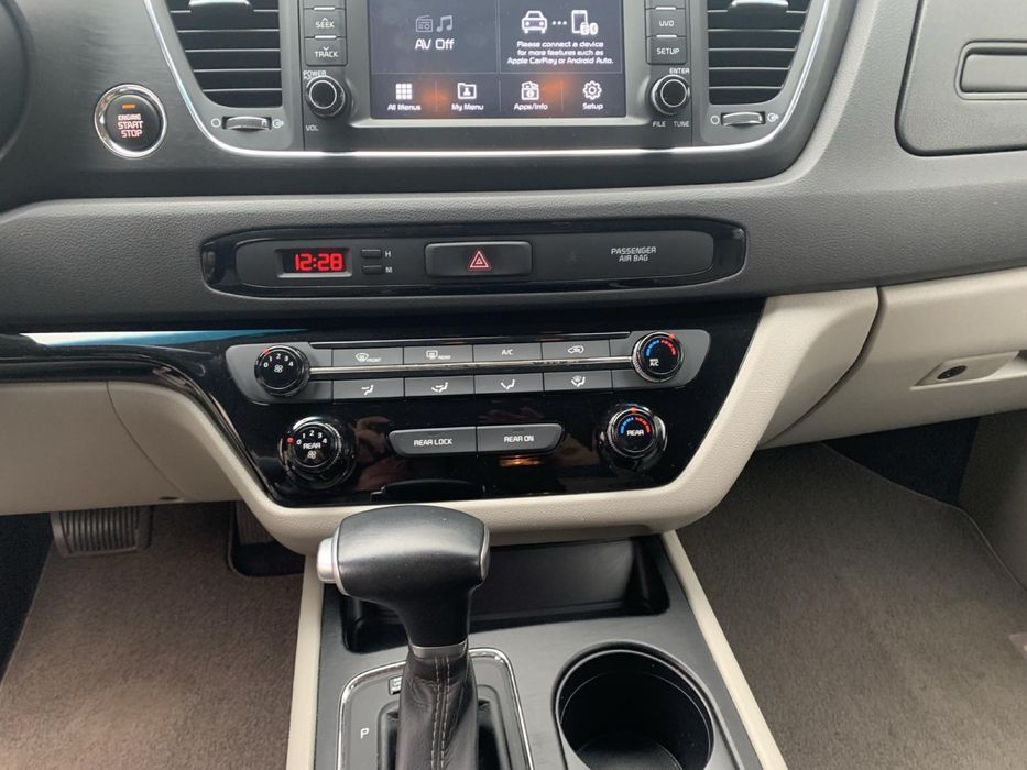 Автомобіль KIA SEDONA 2017