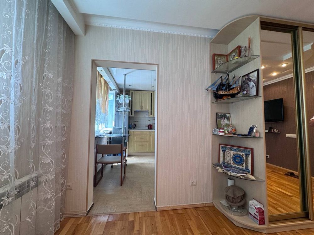 Продам 2х к квартиру, улица Саперна ,30 с хорошим ремонтом( код 88048