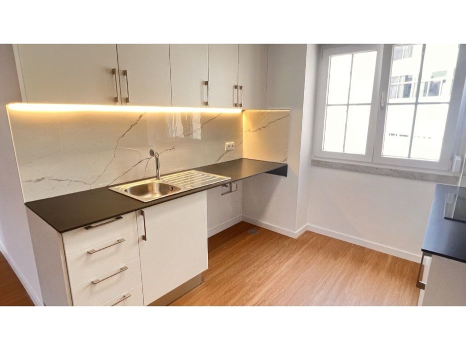 T2 Remodelado no Centro de Almada - Pronto a Habitar!