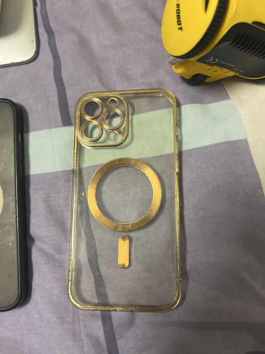 Чихли на айфон 13 про макс два нових