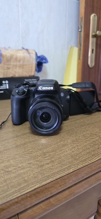 Canon PowerShot SX70 HS – Zoom 65x (21-1365mm)
