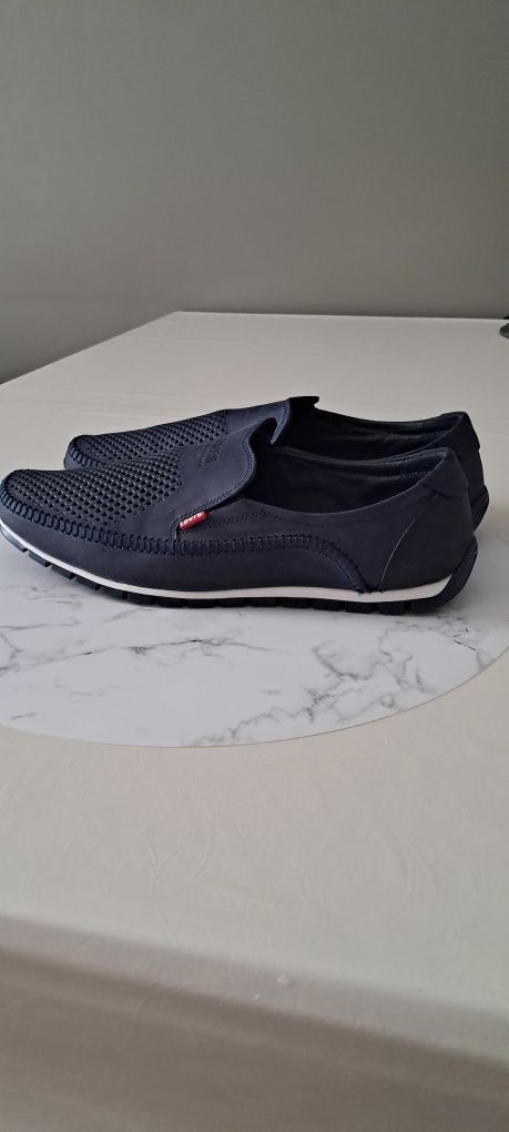 Мокасины Levi's б/у