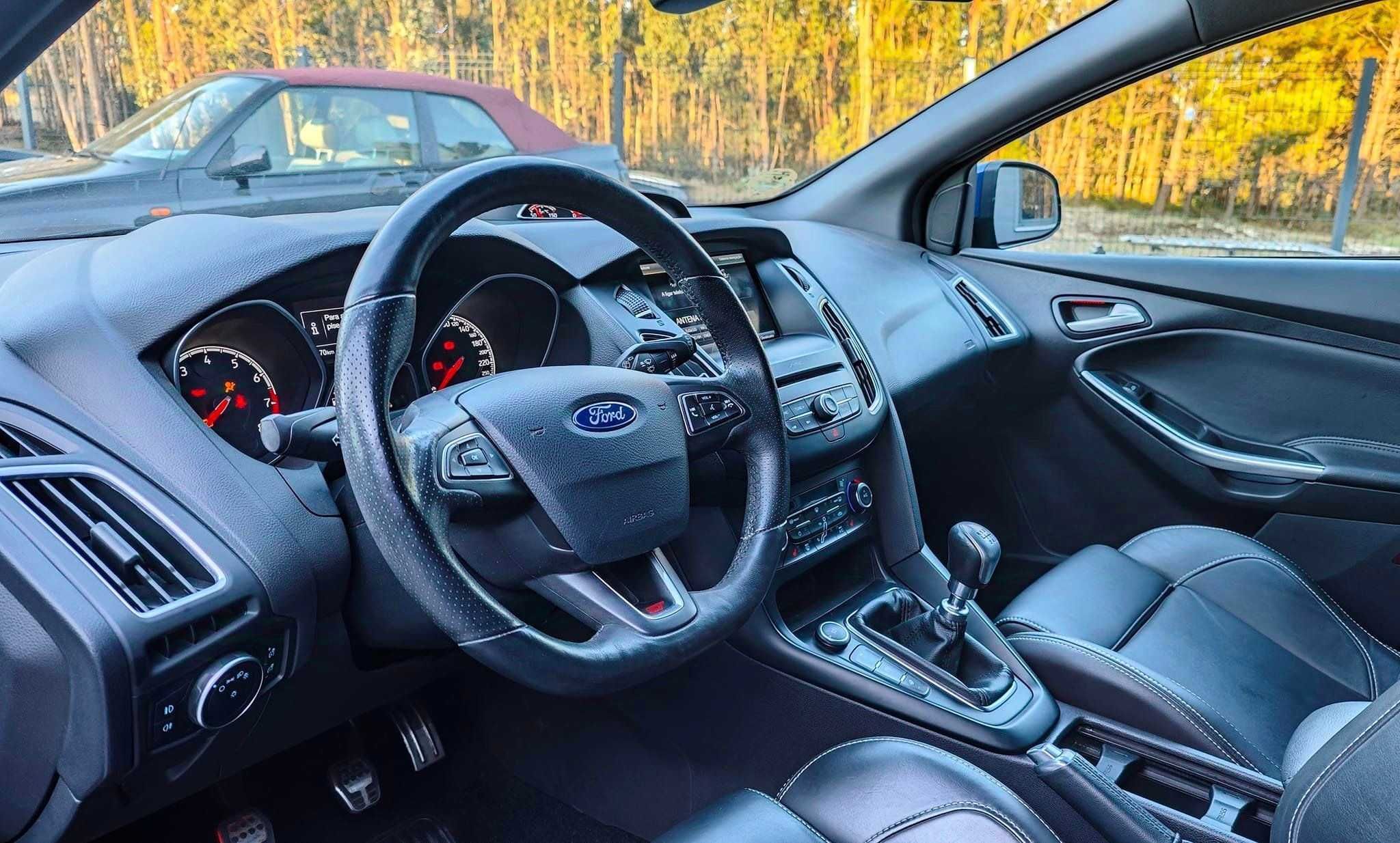 Ford Focus ST 250CV
