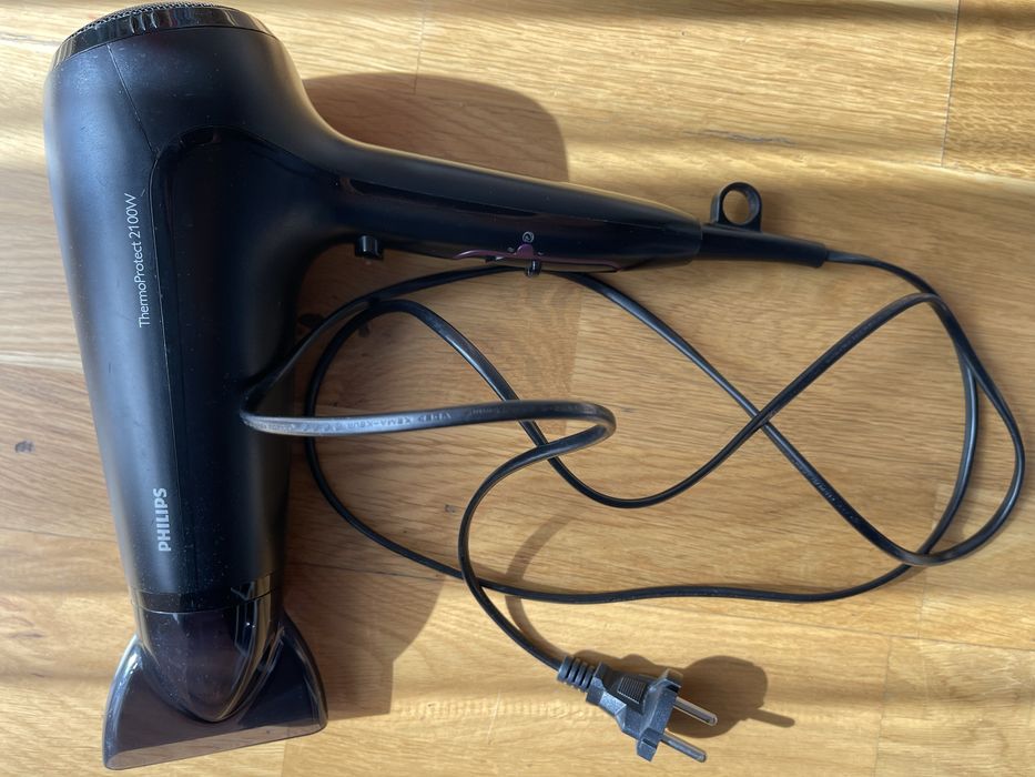 Suszarka do włosów Philips ThermoProtect 2100W