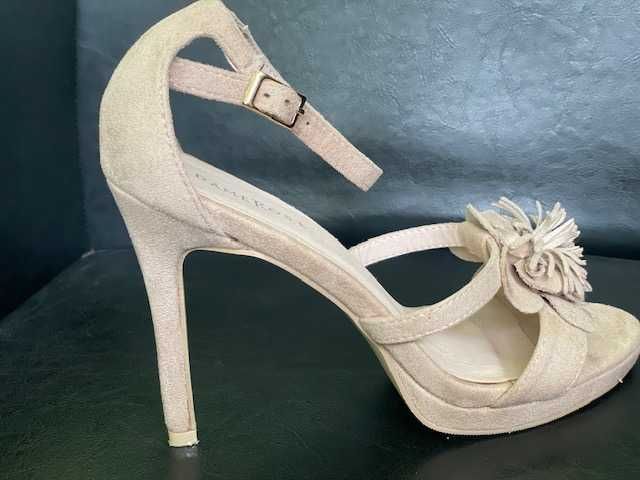 N O W E beżowe odkryte  buty na szpilce