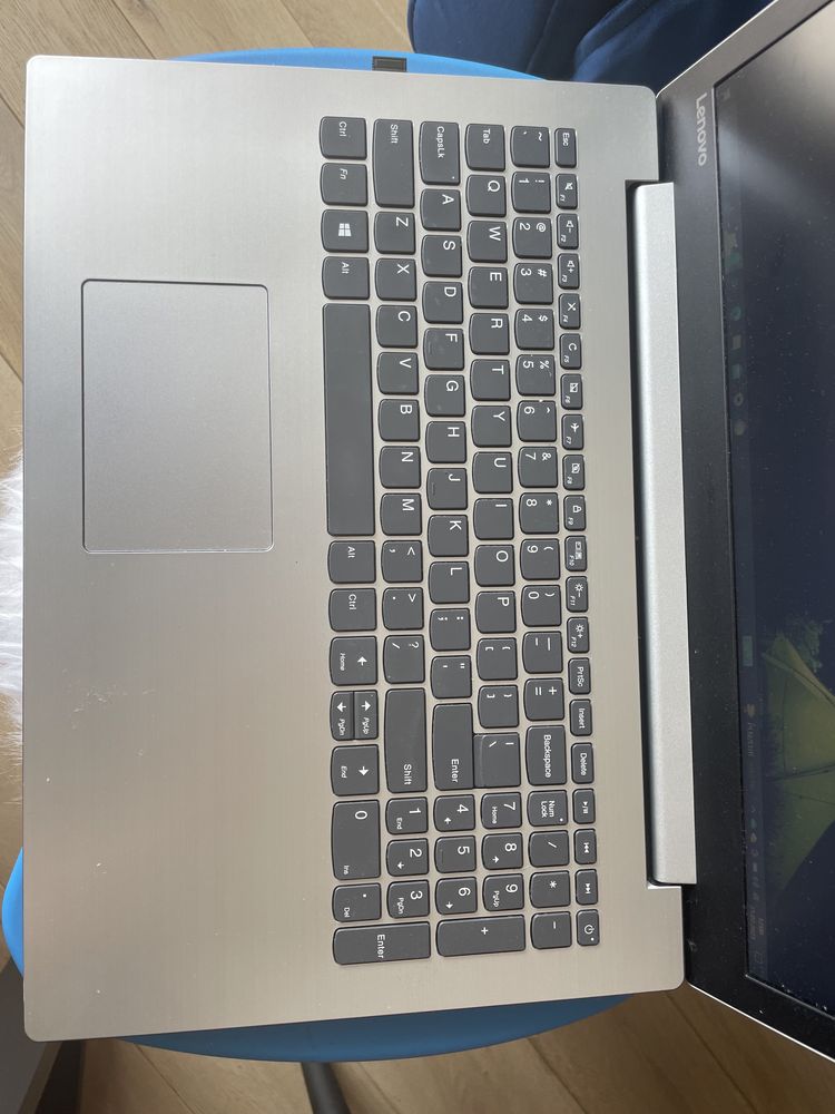 Laptop LENOVO IdeaPad 330-15IKB