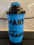Shaker niebieski Fitness Platinium