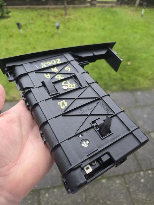 Uchwyt na kubek Saab 93 2008 Rok NR 12