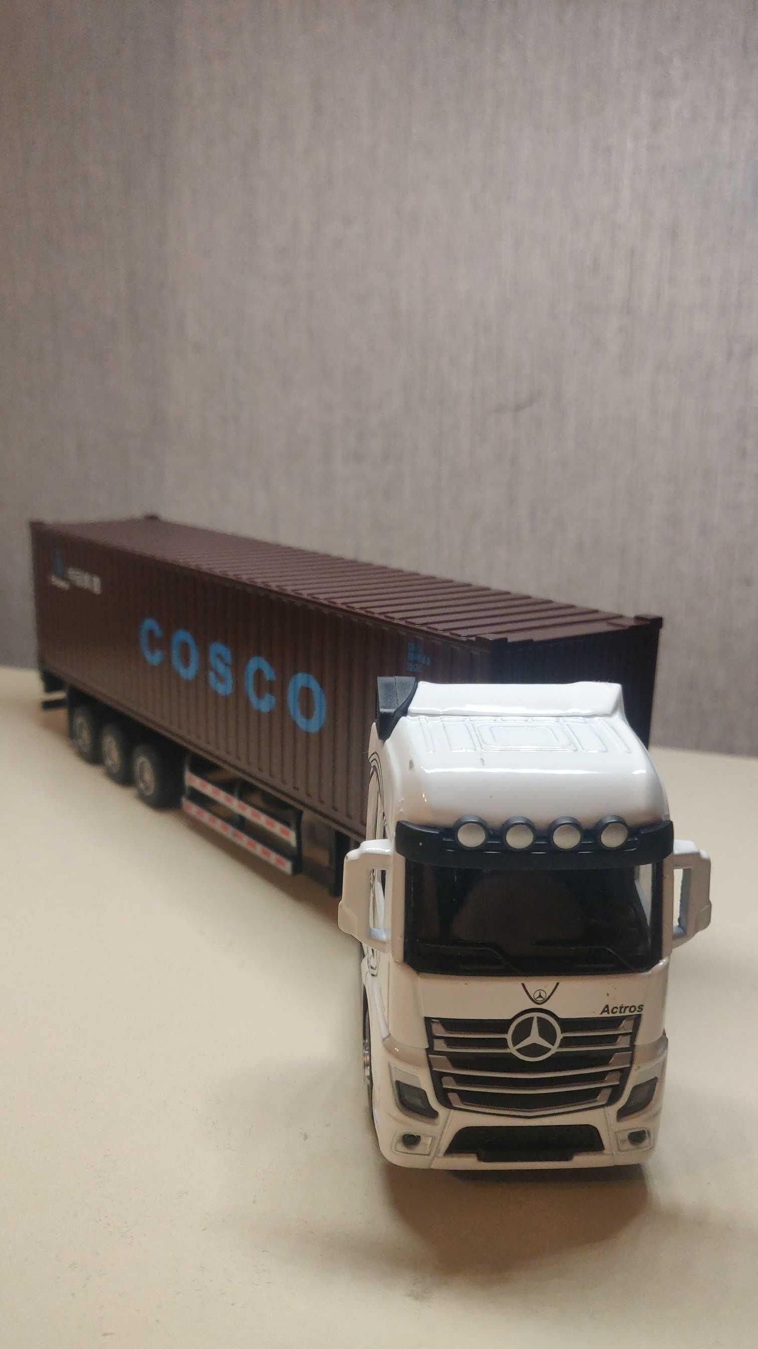 Mercedes Actros + kontener naczepa model duży ciężarówka 1/50