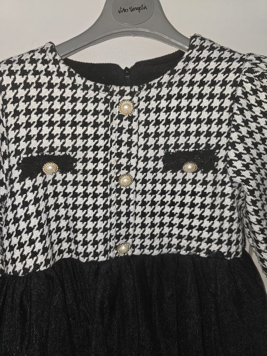 Sukienka 110/116 grubsza