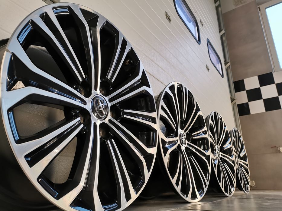 Oryginalne felgi aluminiowe 17 toyota  5x114 jak nowe Corolla auris