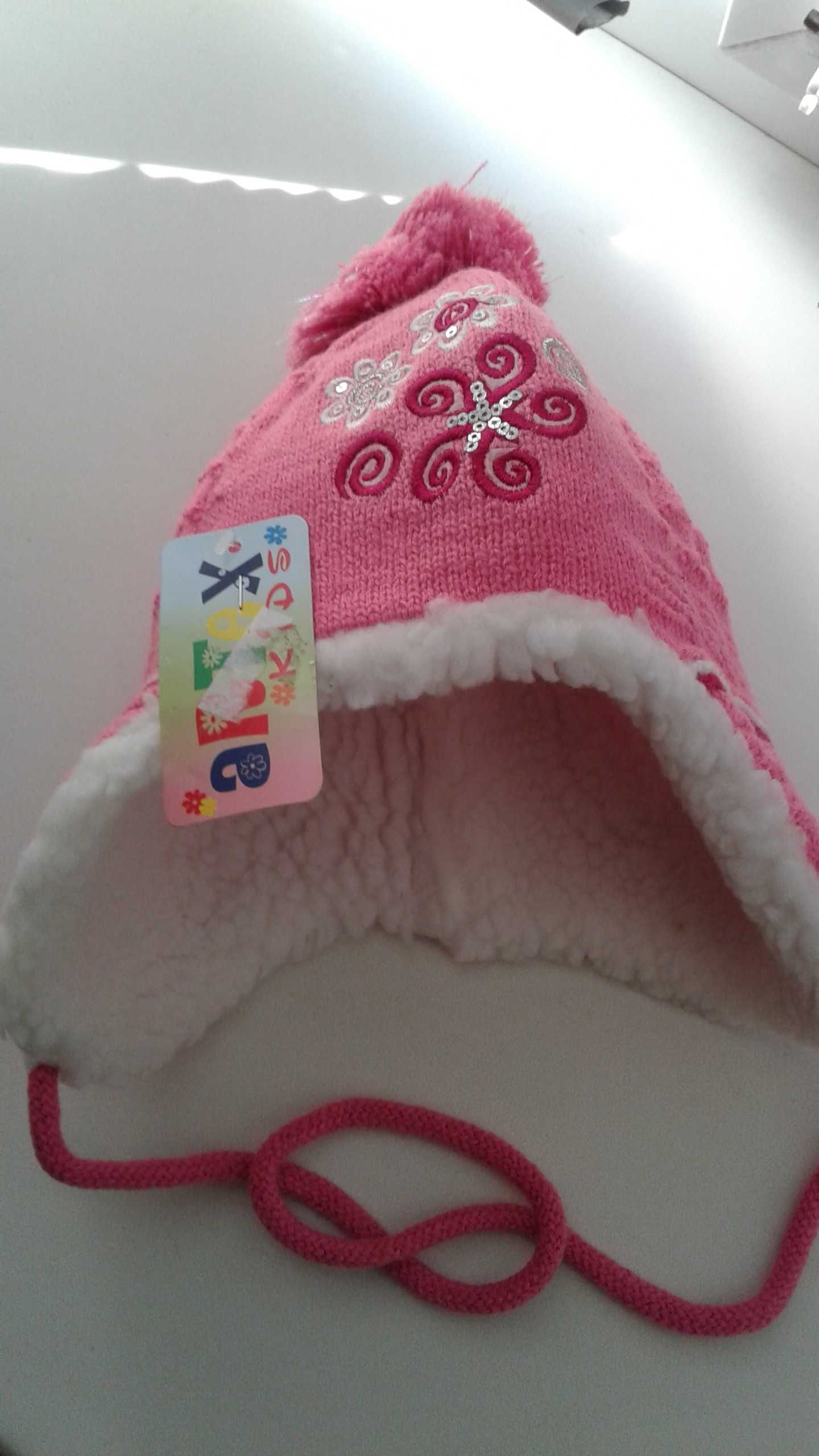 НОВА шапка на дівчинку 2-3 роки.