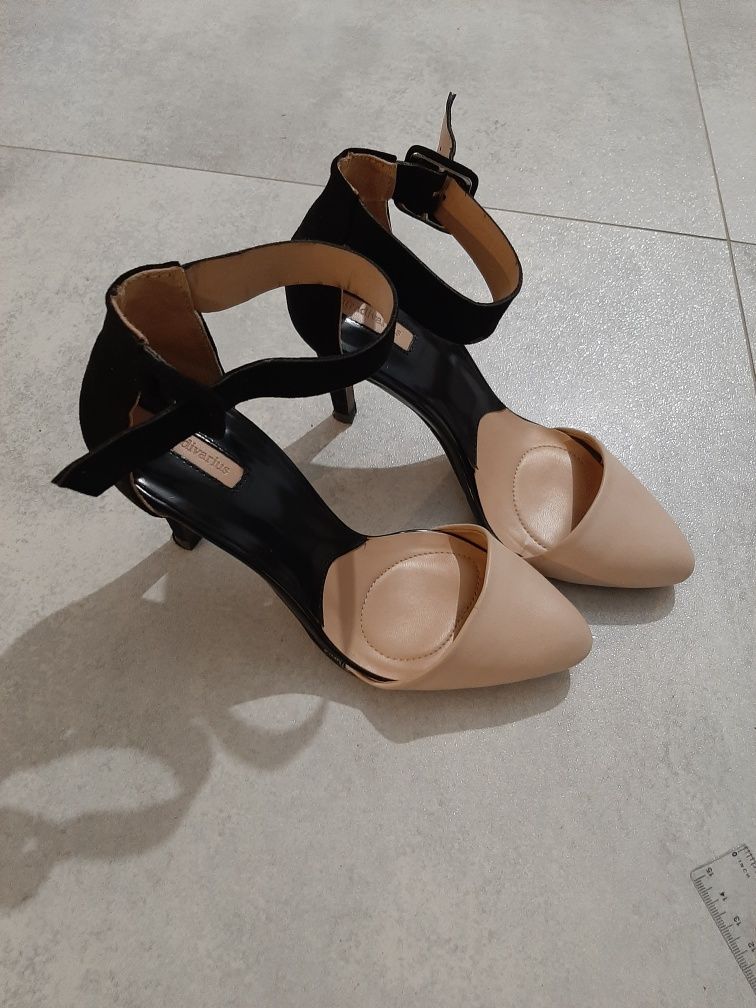 Buty stradivarius R. 36