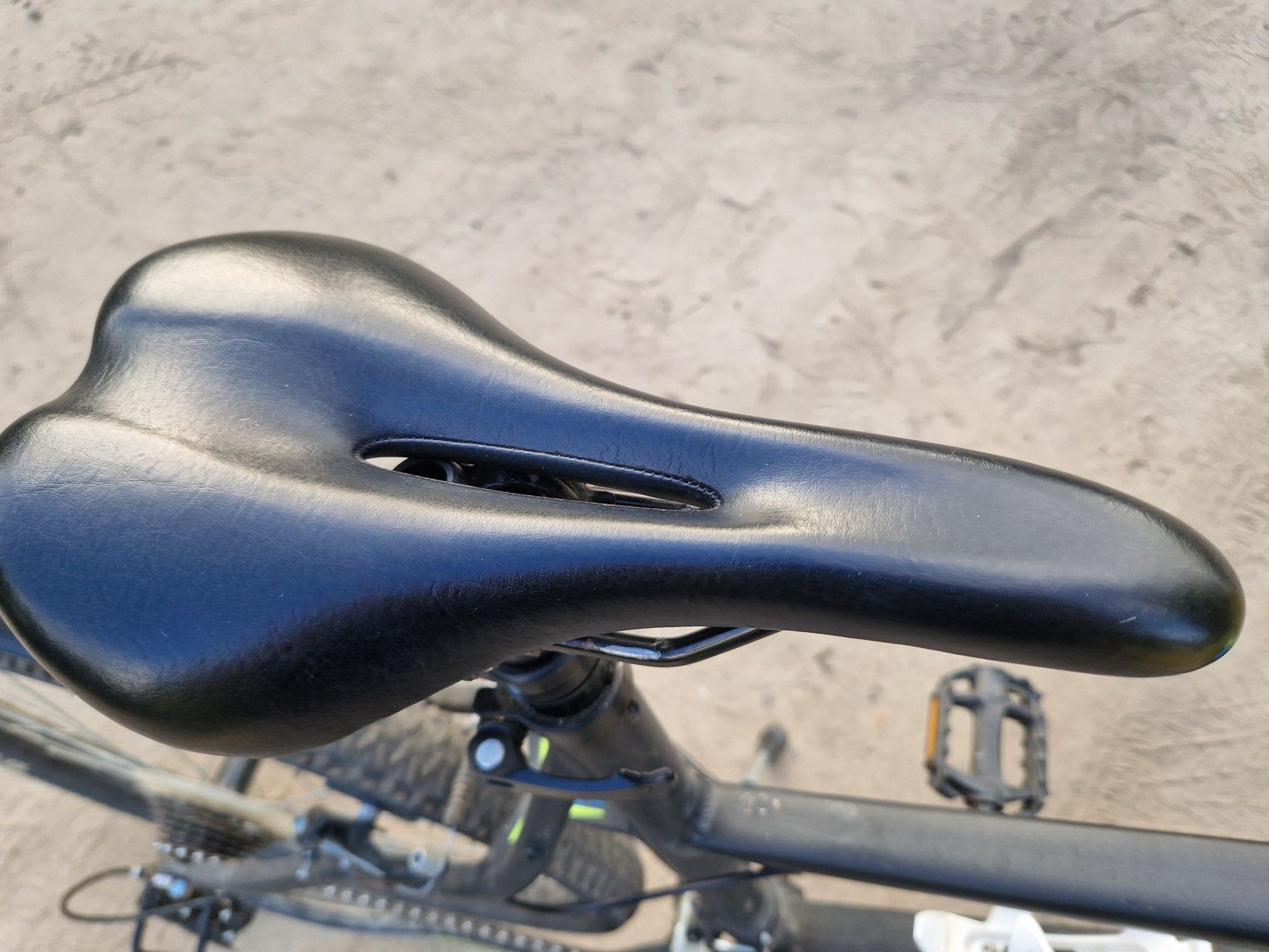 Piękny BTWIN ROCKRIDER 340/Aluminiowy Amortyzator Zadbany