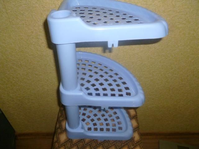 Угловая полка для ванной комнаты