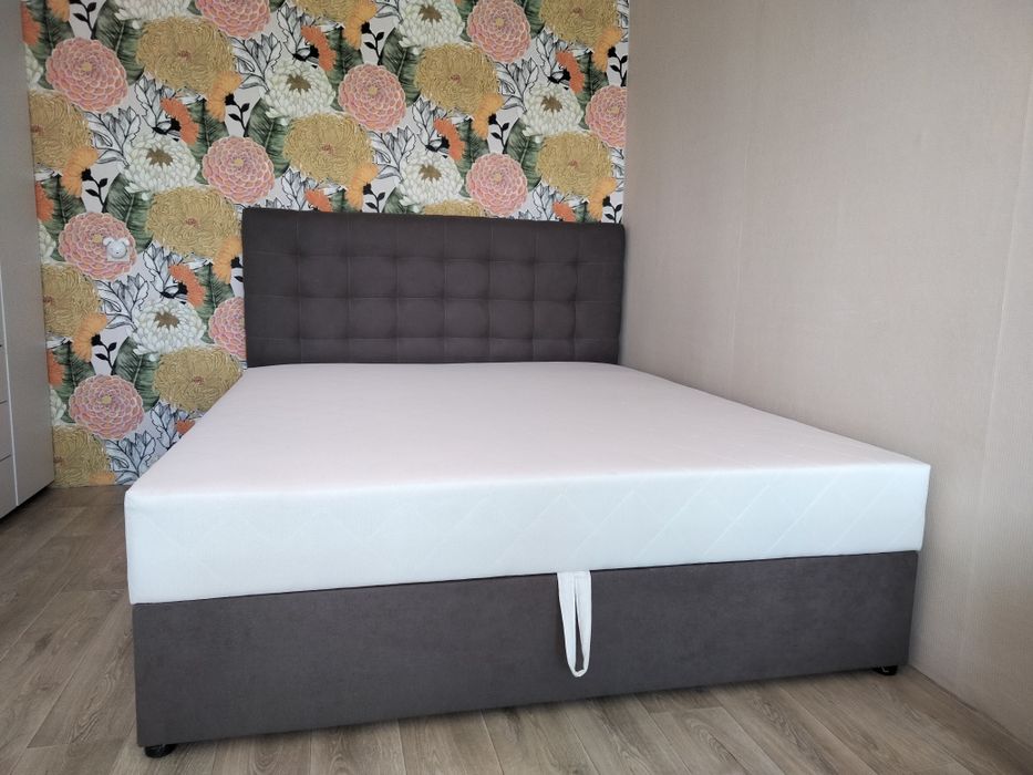 Ліжко з матрацом і підйомним механізмом. Кровать.