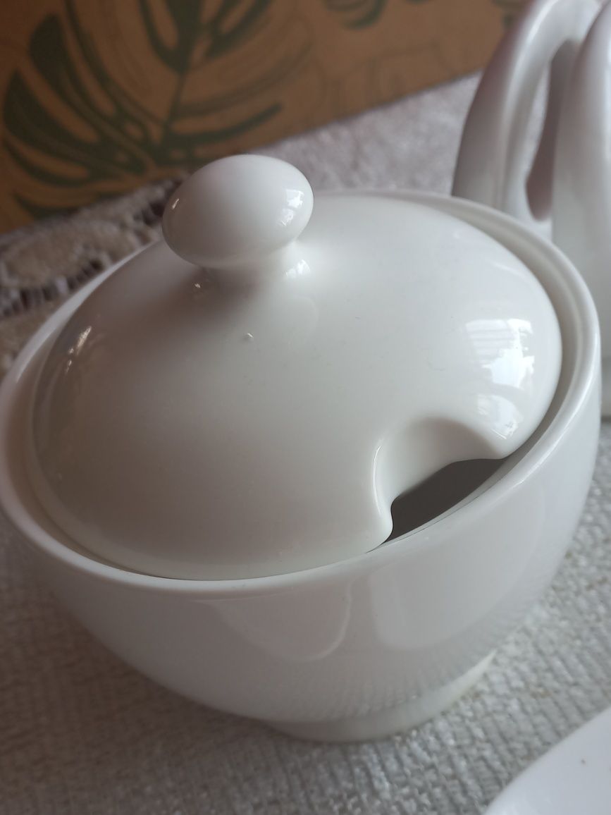 Cukiernica serwetnik filiżanka ambition porcelana