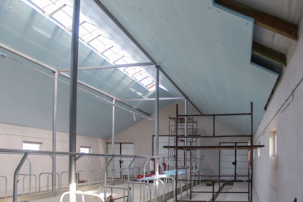 Izolacja Dachu Stropu Obory Kurnika Chlewni Hali Styrodur XPS AGRO
