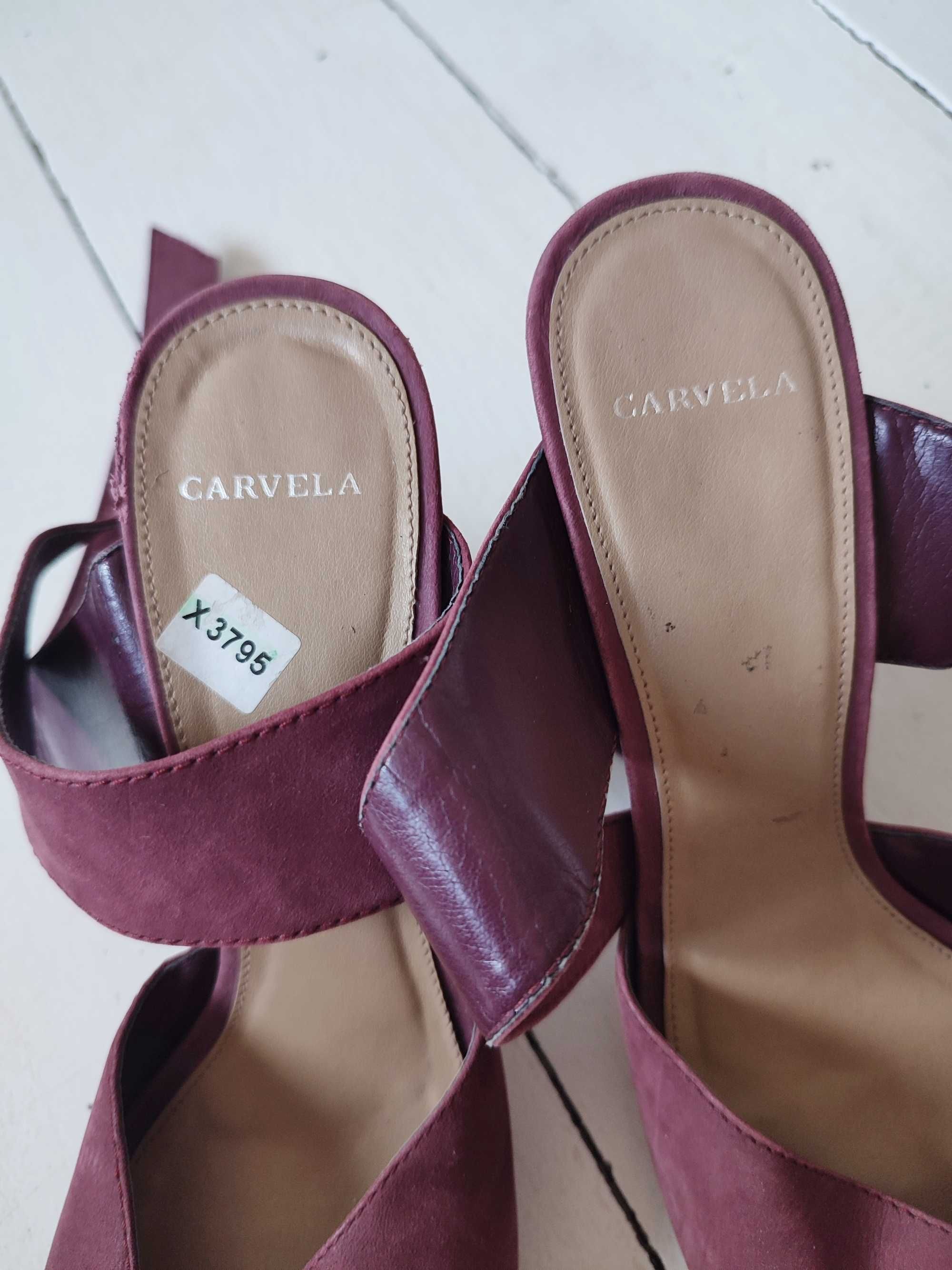 Sandałki fioletowe na słupku r. 39 Carvela
