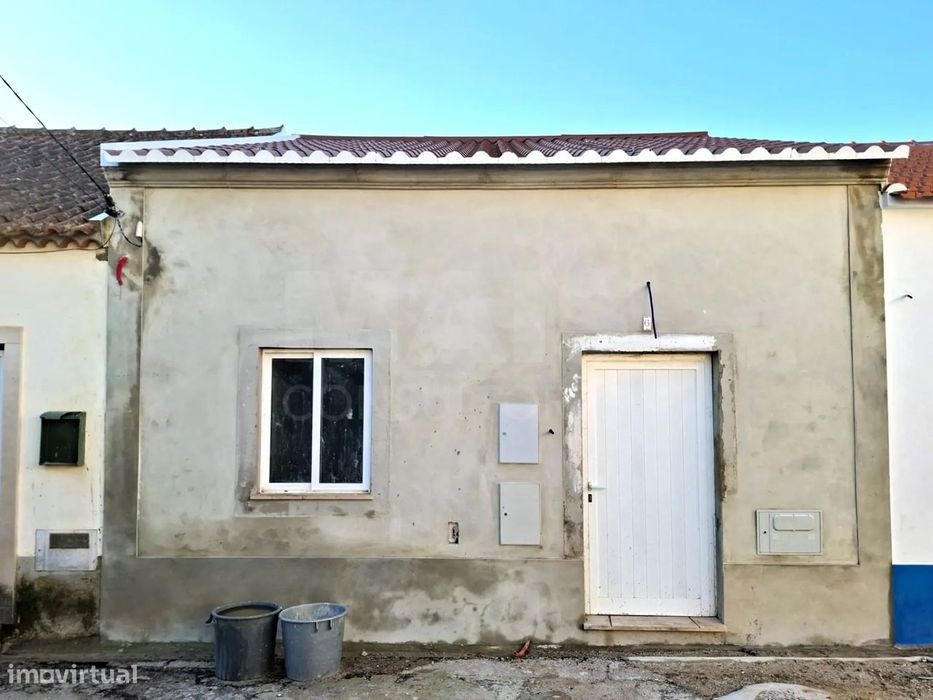 Moradia T1 + Sótão em Peral- Cadaval