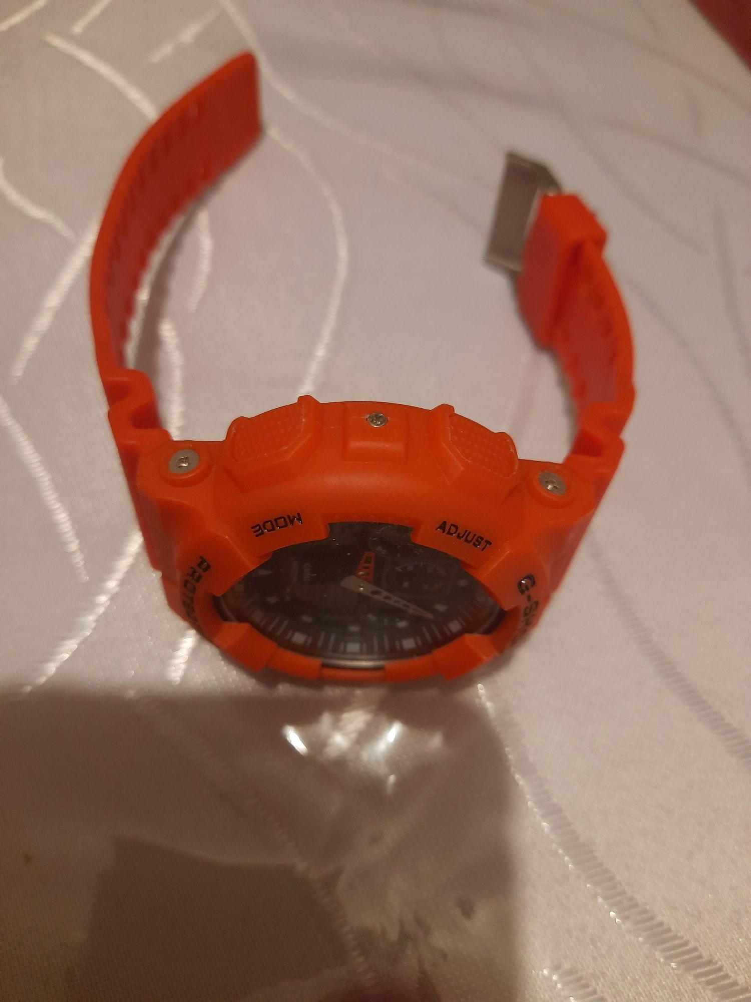 zegarek G-Shock Ga 100 czerwony