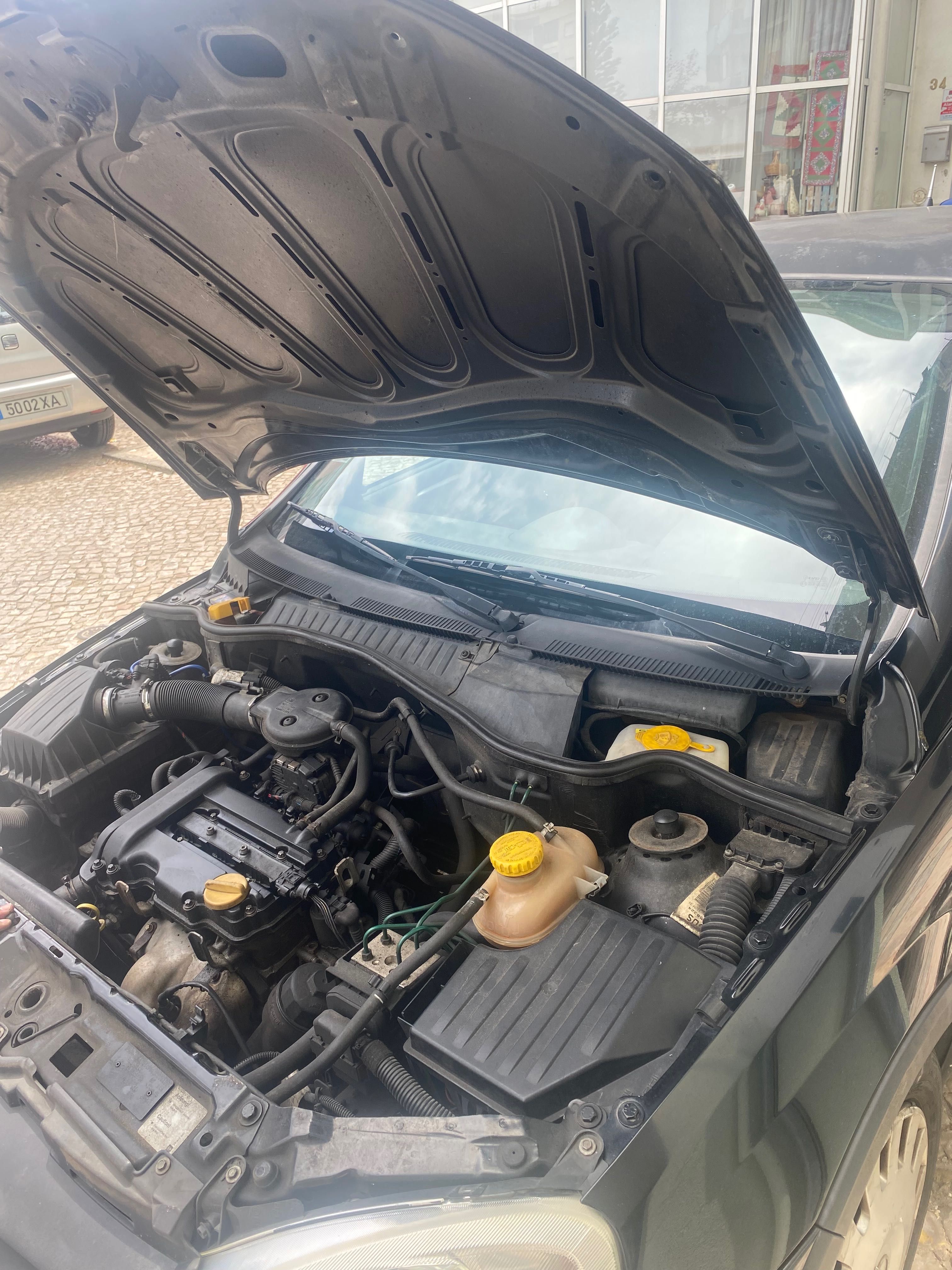 Opel corsa C 1.0 - 143.000km