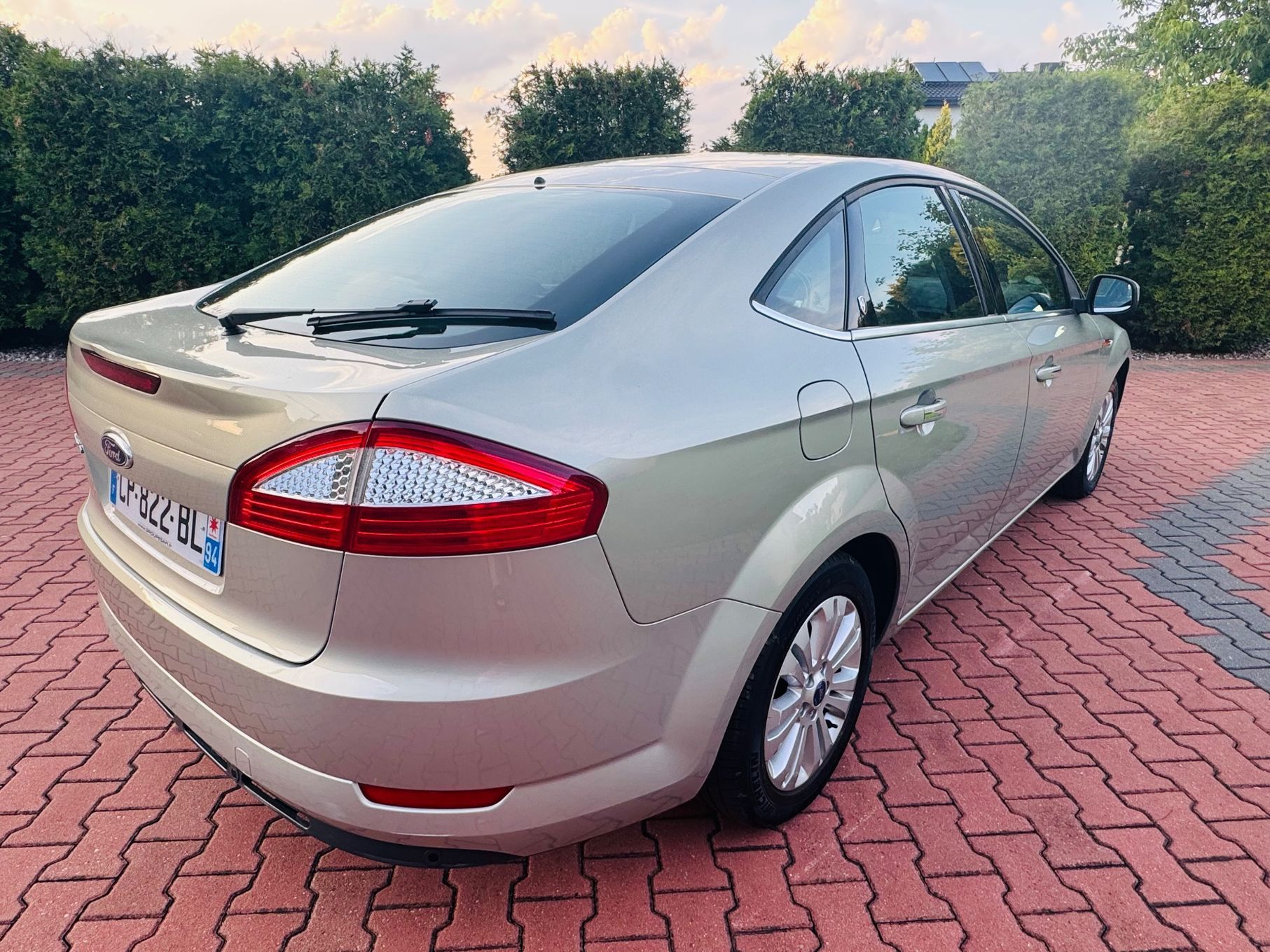 Ford Mondeo • 1.6 • Benzyna • 66.000 km • GHIA • Alufelgi •