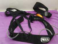 uprząż szelki do wspinaczki turystycznej PETZL M 38920 CROLLES