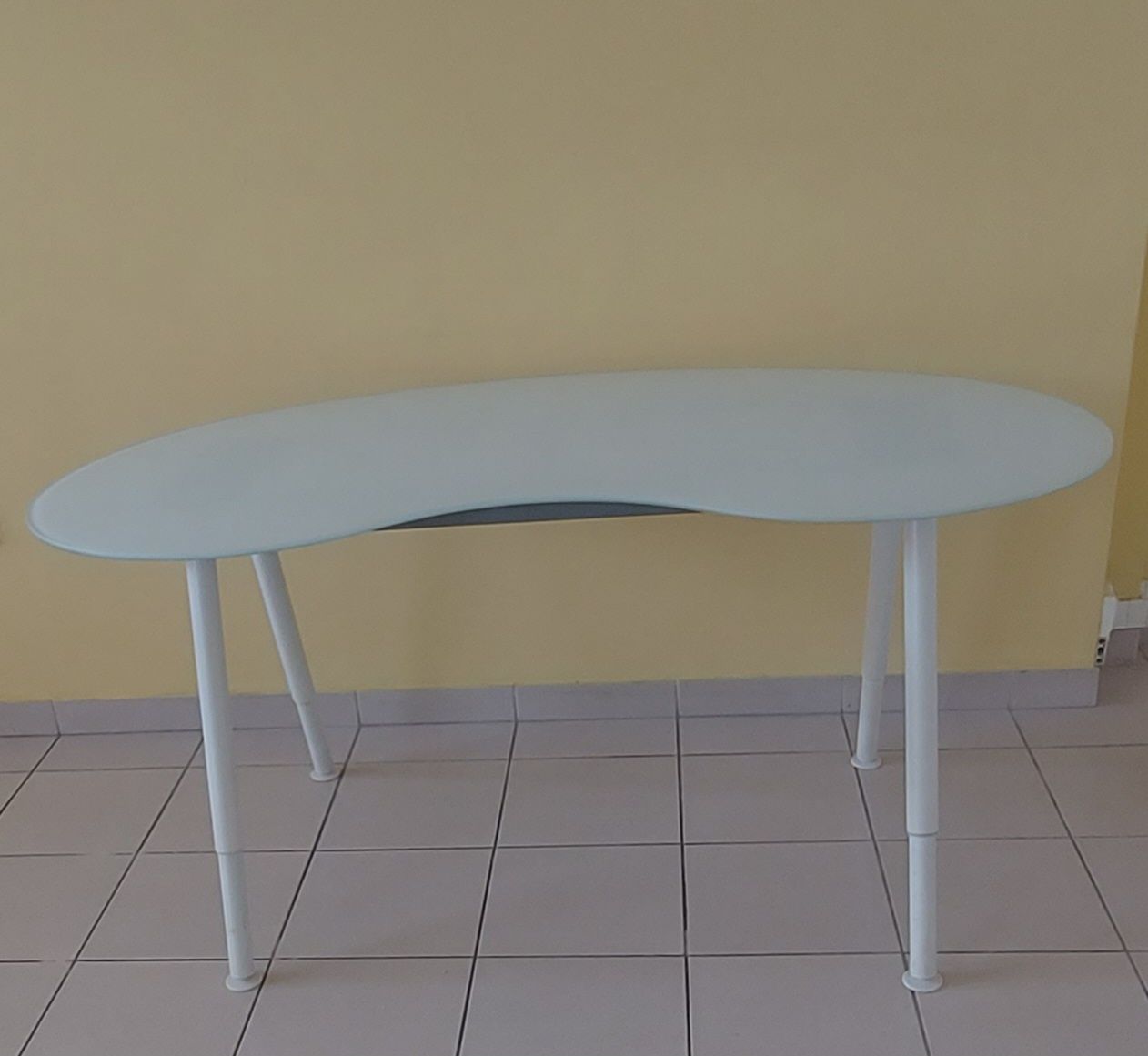 Secretaria em vidro fosco