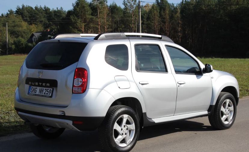 Dacia Duster 2010 бензин 1.6 Передній привод