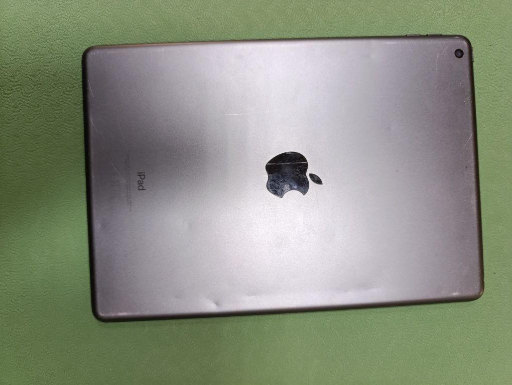 Ipad 7 gen під ремонт або на запчастини