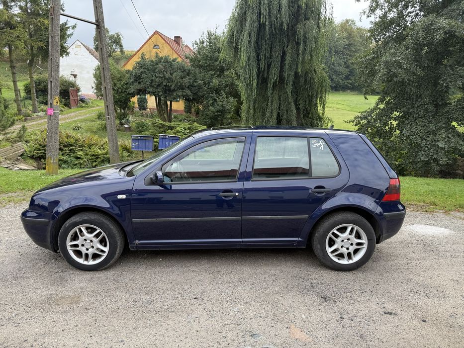 Volkswagen Golf 4 1.6 benzyna
