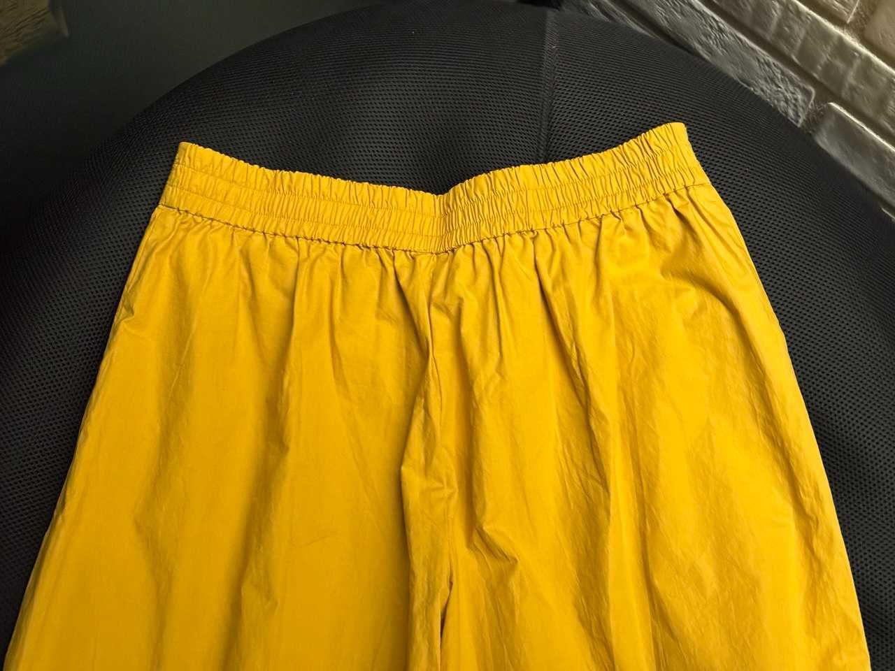 Широкі штани-кюлоти яскравого кольору від Mango рр XL