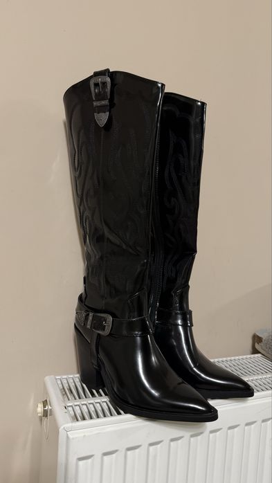 Чоботи лак жіночі ковбойки 37-37,5р